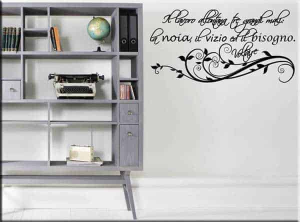 Adesivi murali frase Voltaire lavoro