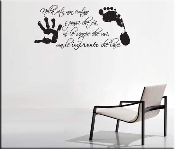 Adesivi murali frase vita impronte