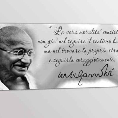 quadro moderno frase Gandhi