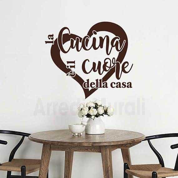 Scritte adesive per cucina con frase "la cucina è il cuore della casa"