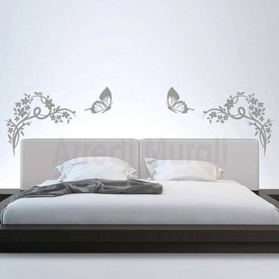 decoro testata letto con 2 farfalle e fiori in adesivi murali