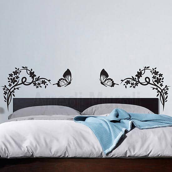 decoro testata letto con adesivi murali floreali e 2 farfalle