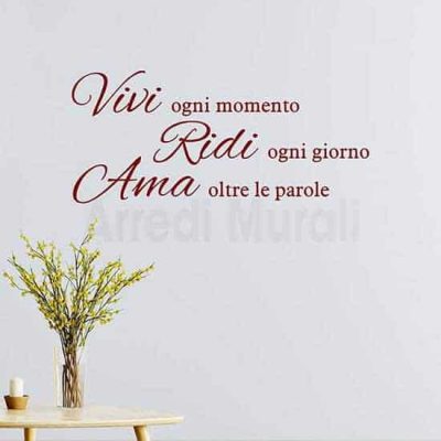 Stickers murali scritte adesive Vivi Ridi Ama bordeaux