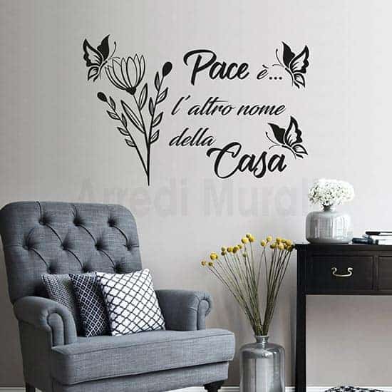 Frase scritta sui muri di casa nero