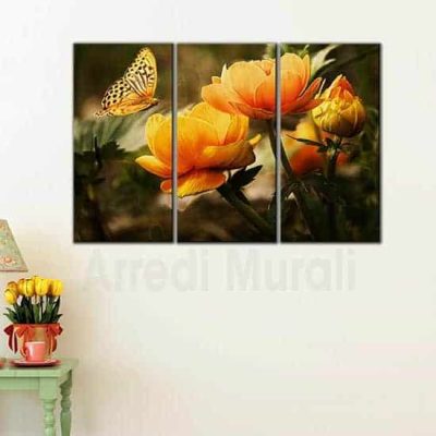 Quadri con fiori arancioni e farfalla