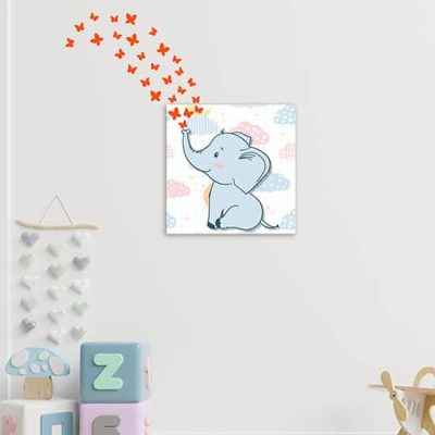 Quadro per bambini con stickers farfalle per arredare