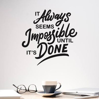 Scritte sui muri adesive