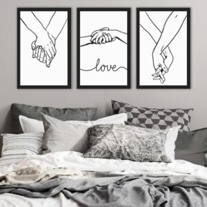 Set di tre quadri moderni con mani e scritta love, decorazione murale per la testata del letto in stile contemporaneo